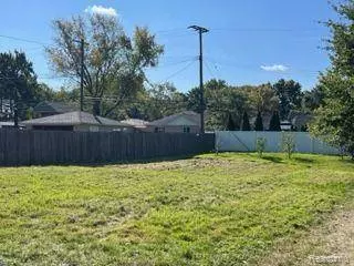 22434 E 13 MILE Road, St. Clair Shores, MI 48082