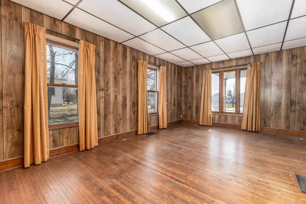 104 E Walnut Street, Apple River, IL 61001