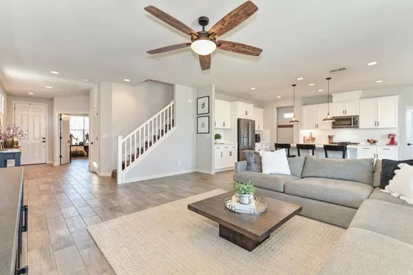 2284 Castle Pines WAY, Roseville, CA 95747