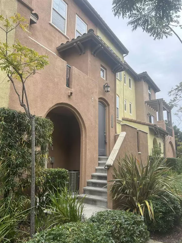 2624 Escala Cir, San Diego, CA 92108