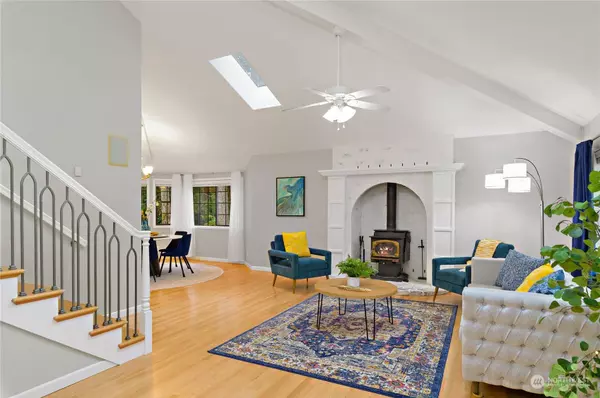 8376 Andrea LN NW, Silverdale, WA 98383