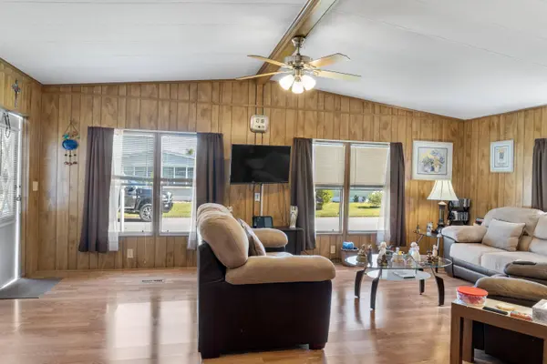 923 Redbud RD, Sebastian, FL 32976