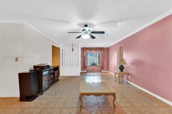 3650 NW 27th Ct, Lauderdale Lakes, FL 33311