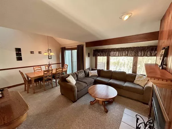 136 Plum Cove Drive, Scales Mound, IL 61075