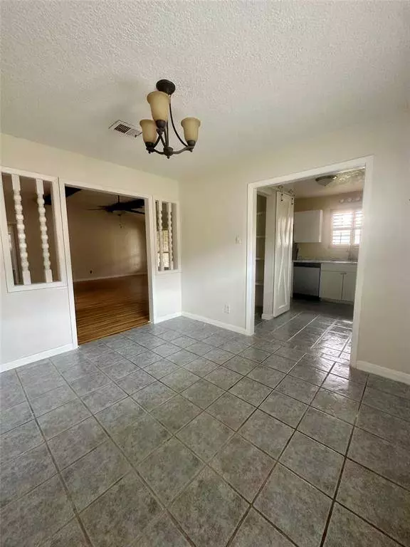 3124 Richards DR, Dickinson, TX 77539