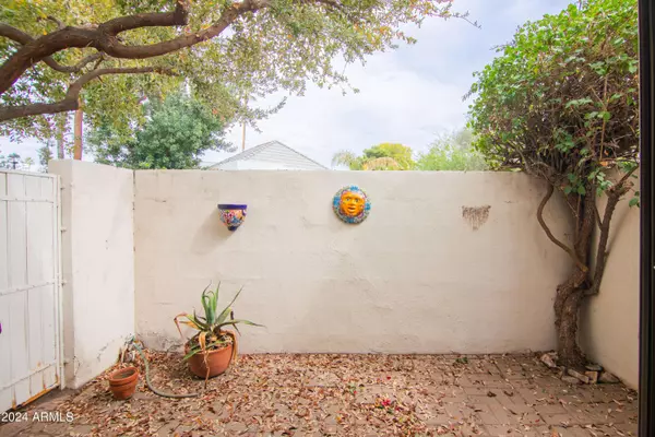 5318 N 24TH Place, Phoenix, AZ 85016