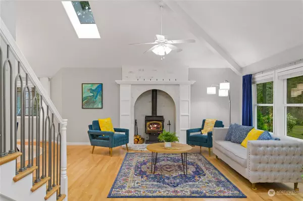 8376 Andrea LN NW, Silverdale, WA 98383