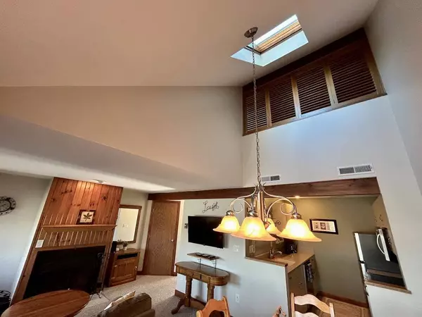 136 Plum Cove Drive, Scales Mound, IL 61075