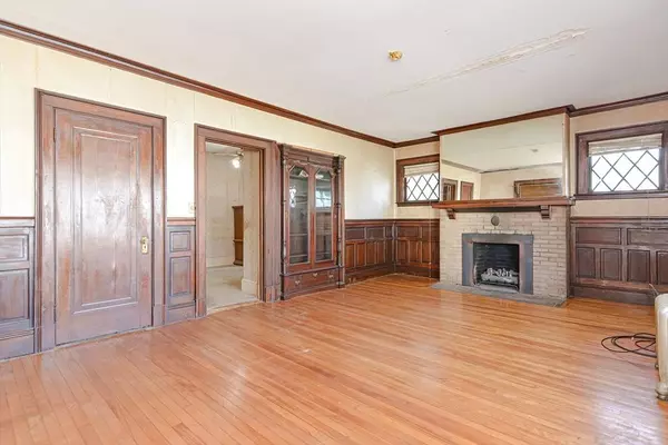 15 Princeton St, Worcester, MA 01610