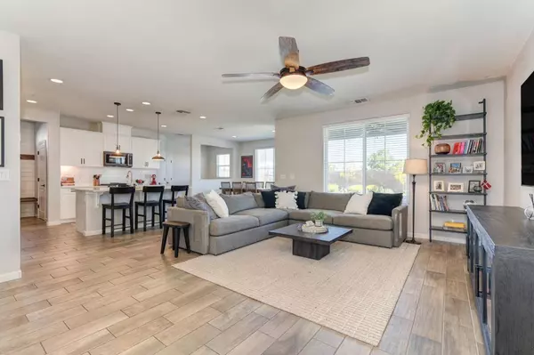 2284 Castle Pines WAY, Roseville, CA 95747