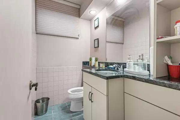 9431 S Indiana Avenue, Chicago, IL 60619