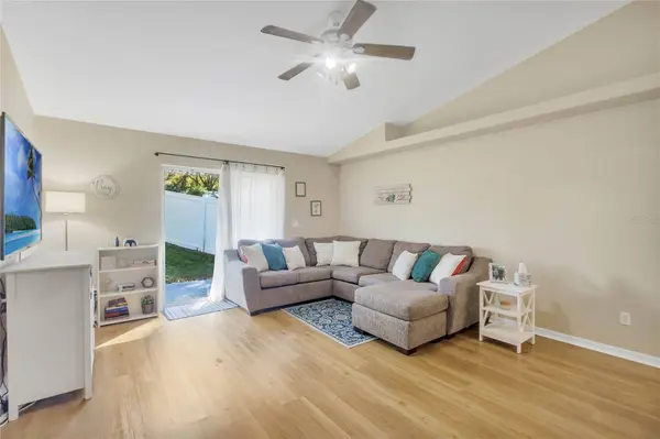 8950 COURTYARD LN, Groveland, FL 34736