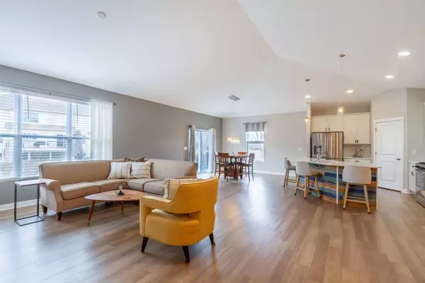 633 Slate Run, Elgin, IL 60124