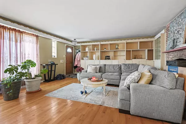 9431 S Indiana Avenue, Chicago, IL 60619