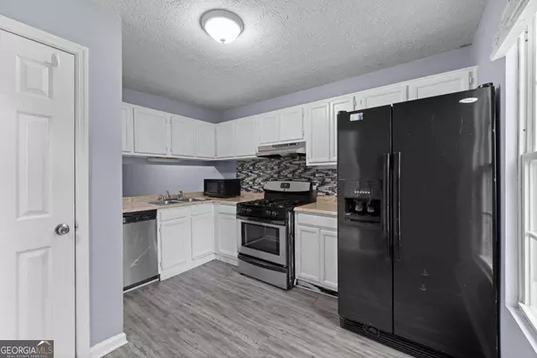 2041 Charter MNR, Lithonia, GA 30058