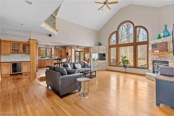 18041 Hawksmoor WAY, Chagrin Falls, OH 44023