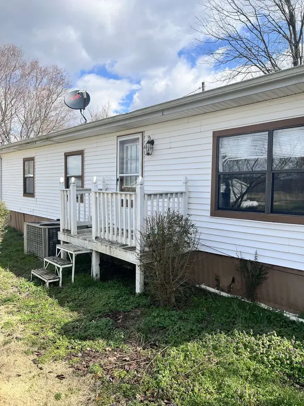 30 Gene Ln, Hartsville, TN 37074