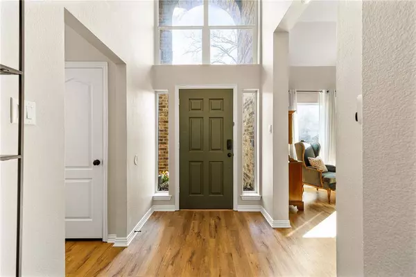 2412 Goliad Lane, Grapevine, TX 76051