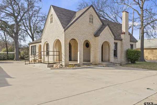 617 Van Buren Avenue, Mt Pleasant, TX 75455