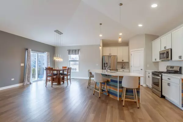 633 Slate Run, Elgin, IL 60124