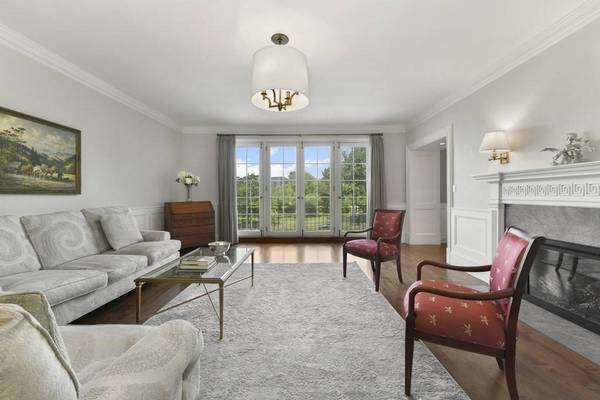 274 Beacon Street #2R, Boston, MA 02116