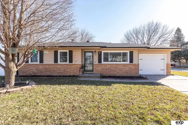 101 Michael Drive, Gretna, NE 68028