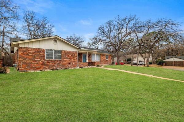 7200 Hightower Street, Fort Worth, TX 76112