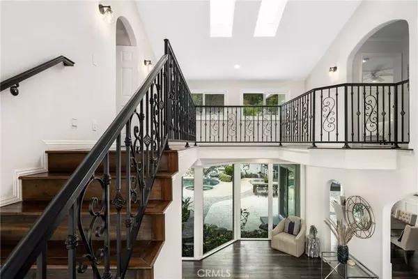 10228 Overhill DR, North Tustin, CA 92705