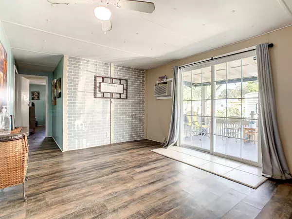 3156 Leigh RD, Mims, FL 32754