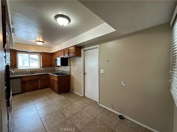 2033 W Elm AVE, Anaheim, CA 92804