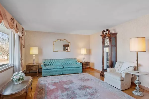 2 Mount Vernon Ter, Lawrence, MA 01843