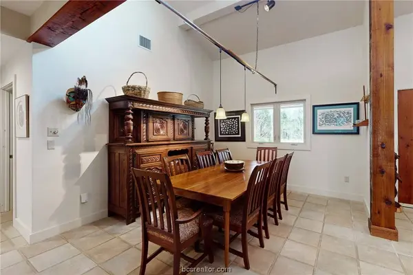 5602 Polo RD, College Station, TX 77845