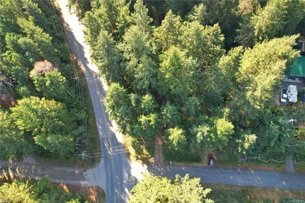 323 Davis Rd, Gabriola Island, BC V0R 1X1