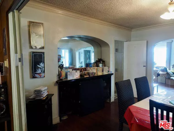 2920 12th Ave, Los Angeles, CA 90018