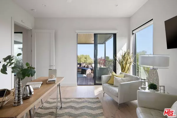 3801 Encino Verde Pl, Encino, CA 91436