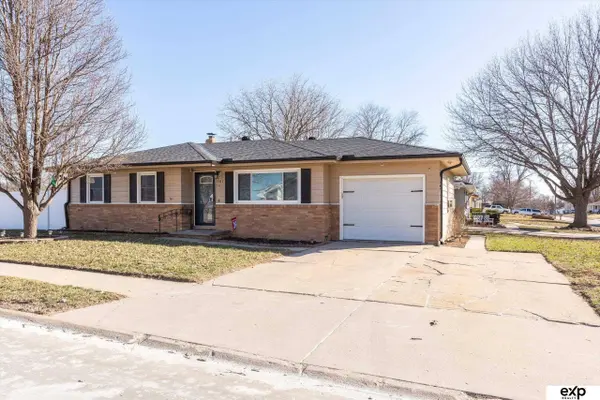 101 Michael Drive, Gretna, NE 68028