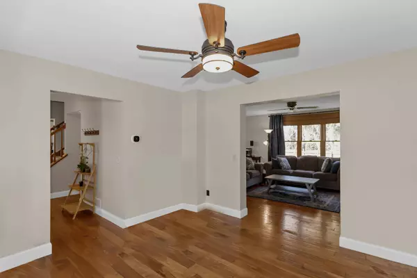 204 Thornbury CT, Oswego, IL 60543