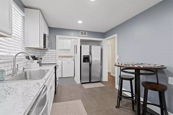 648 W Wabash ST, Olathe, KS 66061