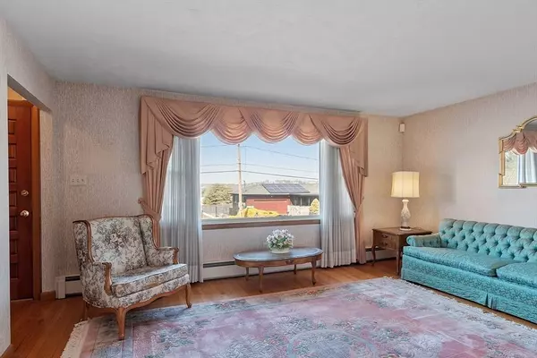 2 Mount Vernon Ter, Lawrence, MA 01843