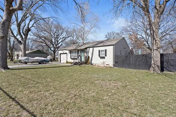 648 W Wabash ST, Olathe, KS 66061