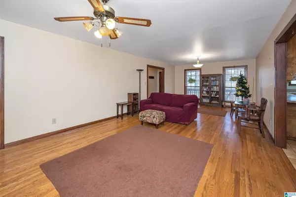 1070 HILLCREST DRIVE, Bessemer, AL 35022