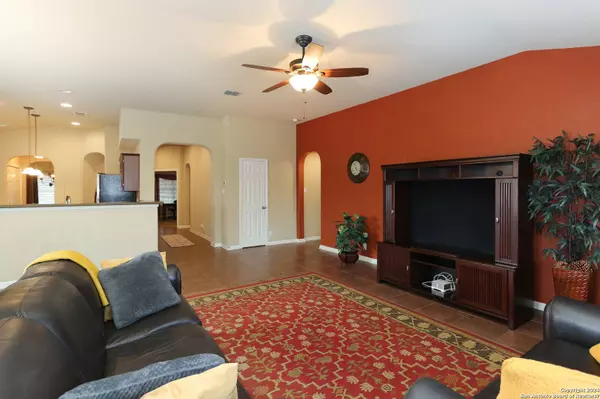 12910 Essen Forest, Helotes, TX 78023