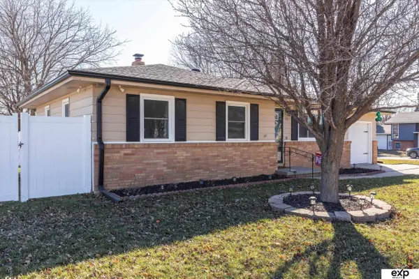 101 Michael Drive, Gretna, NE 68028