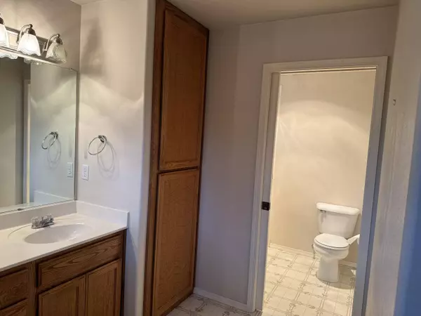 1155 SE Krystin Pl, Grants Pass, OR 97526