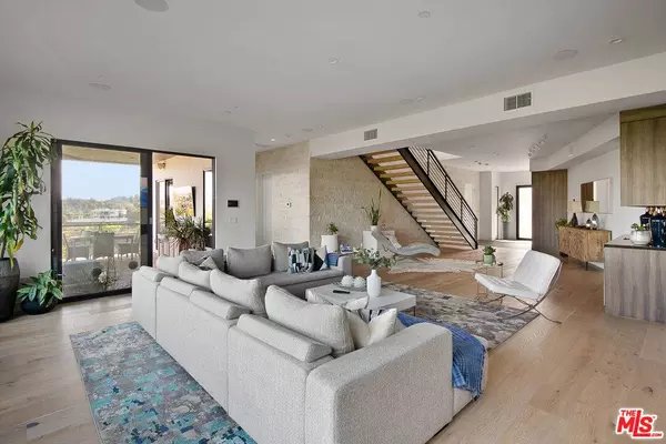 3801 Encino Verde Pl, Encino, CA 91436