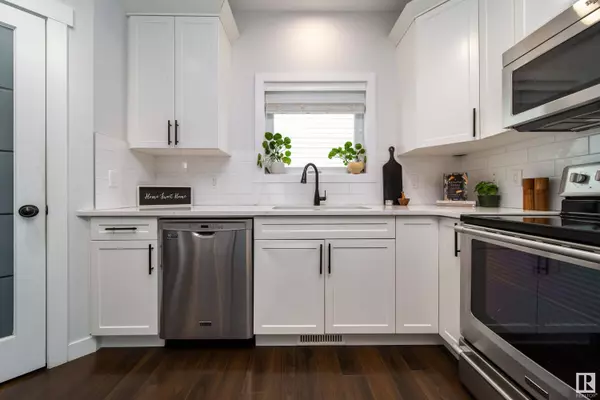 3168 CARPENTER LD SW, Edmonton, AB T6W 2Y8