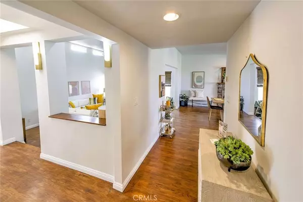 205 Surf PL, Seal Beach, CA 90740