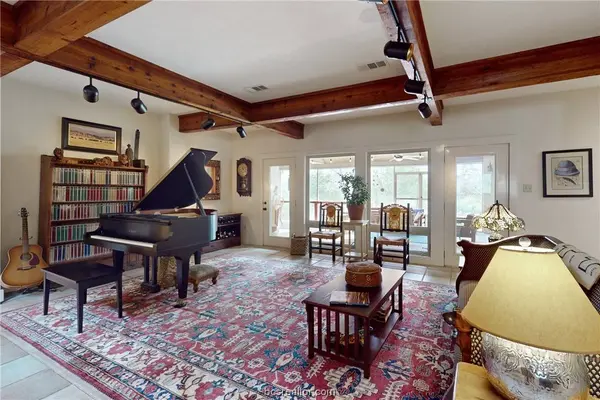 5602 Polo RD, College Station, TX 77845