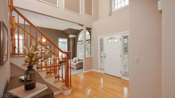 88 Oxford Pl, Hillsborough Twp., NJ 08844