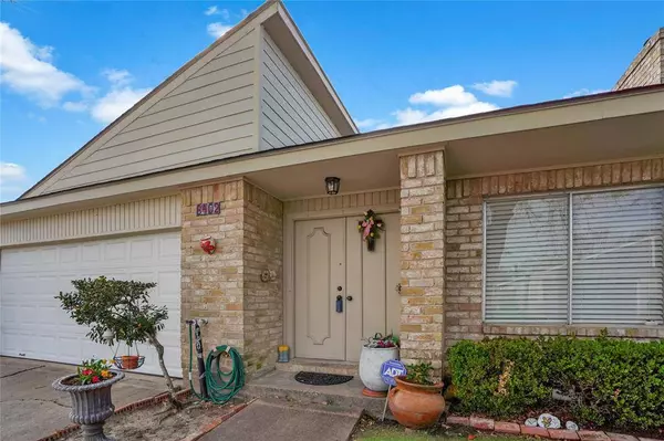 6402 Grandvale DR, Houston, TX 77072